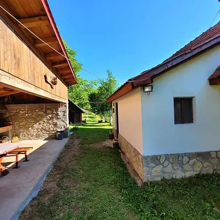 Etno Lalovic Gostinjska kuća 4*