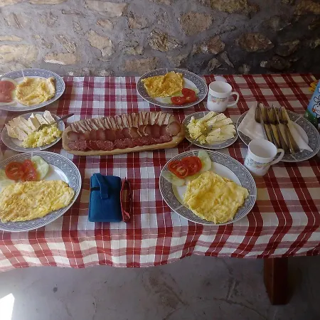 Etno Lalovic Tjentiste