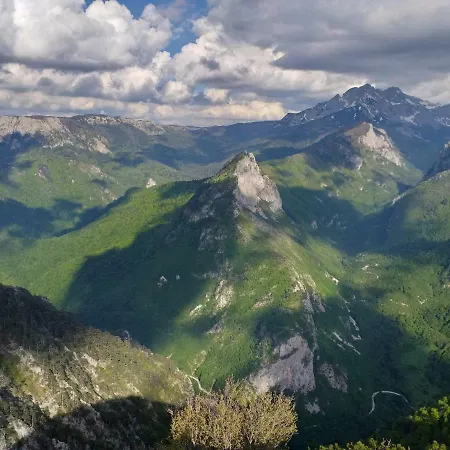 Etno Lalovic Gostinjska kuća Tjentiste
